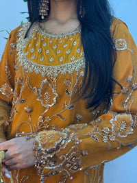 Siyara  - cutdana - Mustard