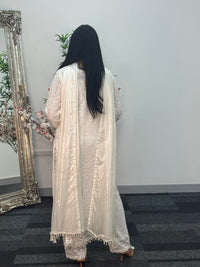 Heeray - White Chantilly - G