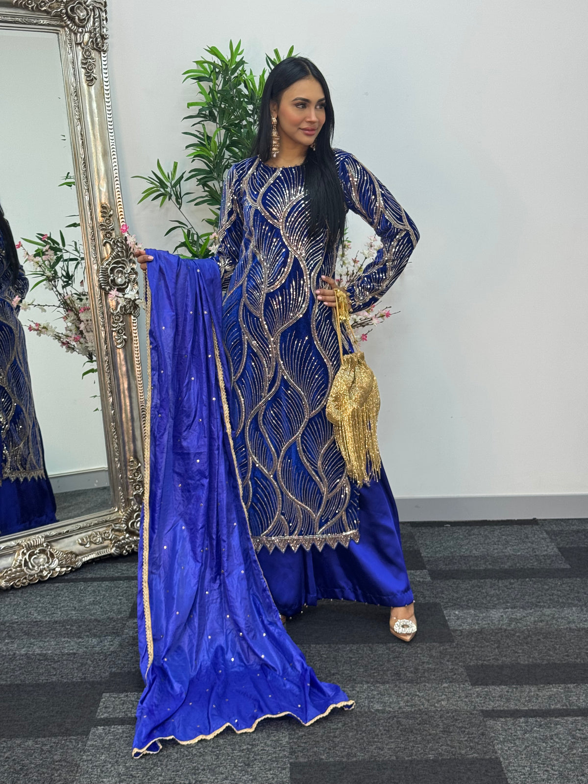 Pia - Cutdana Velvet- Blue-