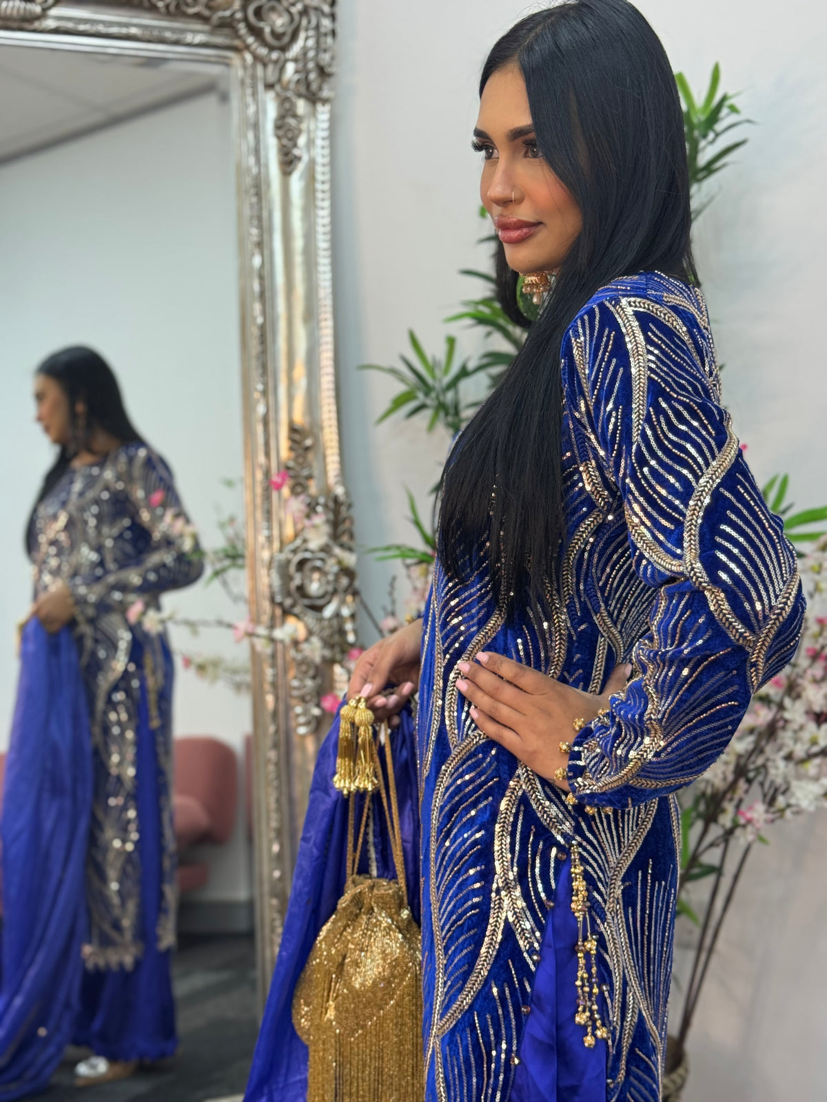 Pia - Cutdana Velvet- Blue-