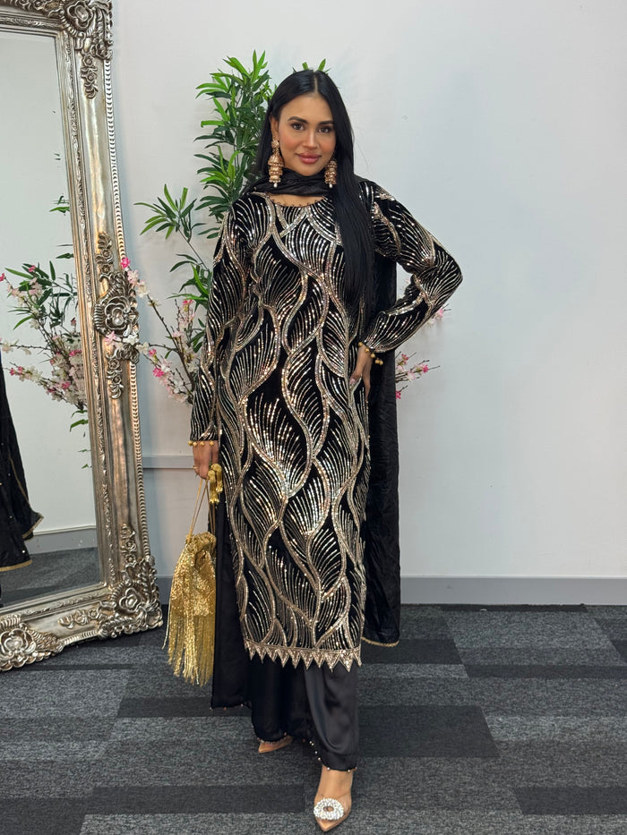 Pia - Cutdana Velvet- Black