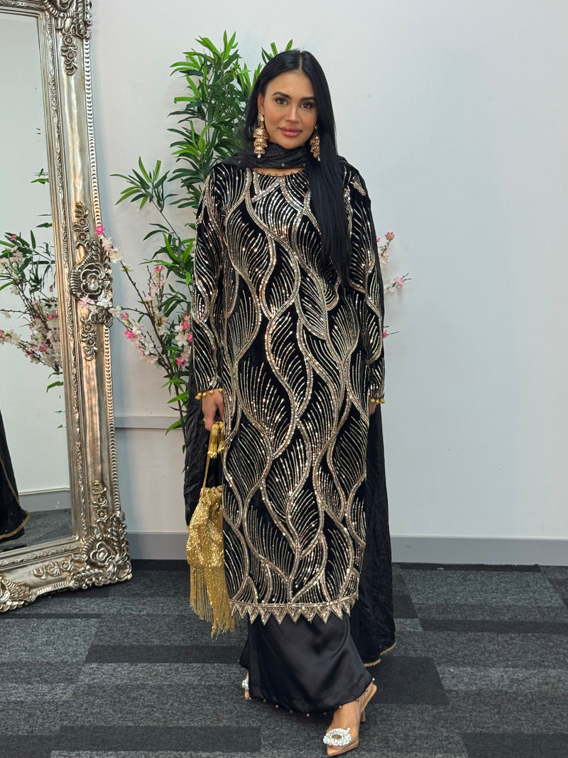 Pia - Cutdana Velvet- Black