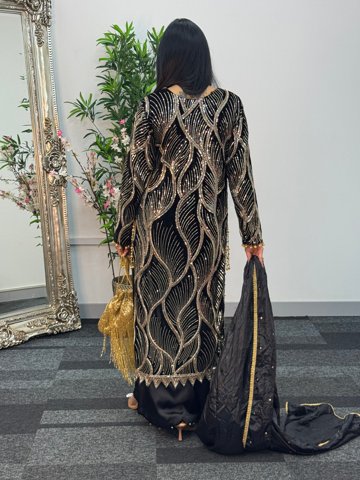 Pia - Cutdana Velvet- Black