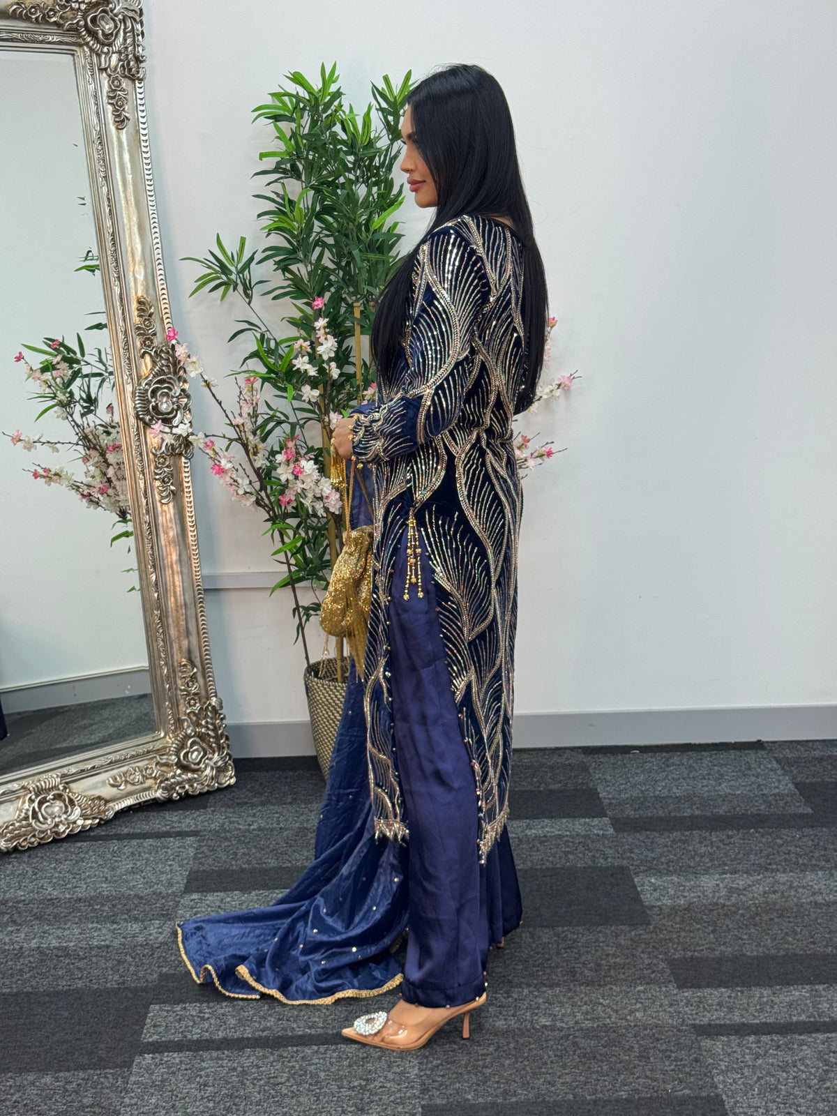 Pia - Cutdana Velvet- Navy