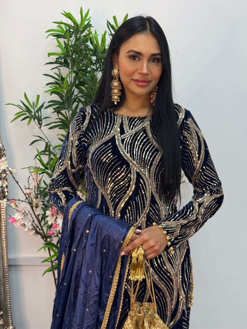 Pia - Cutdana Velvet- Navy