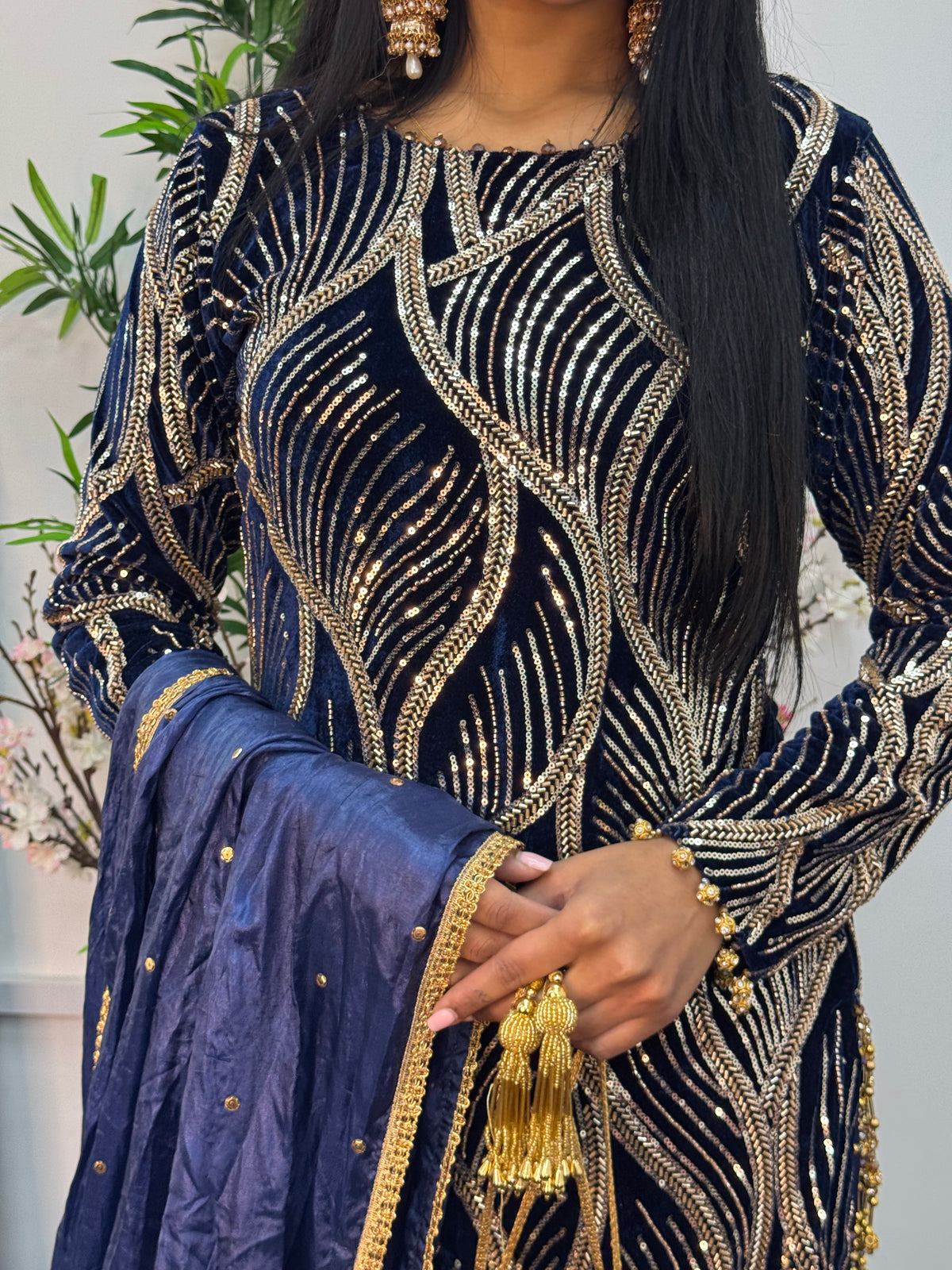 Pia - Cutdana Velvet- Navy