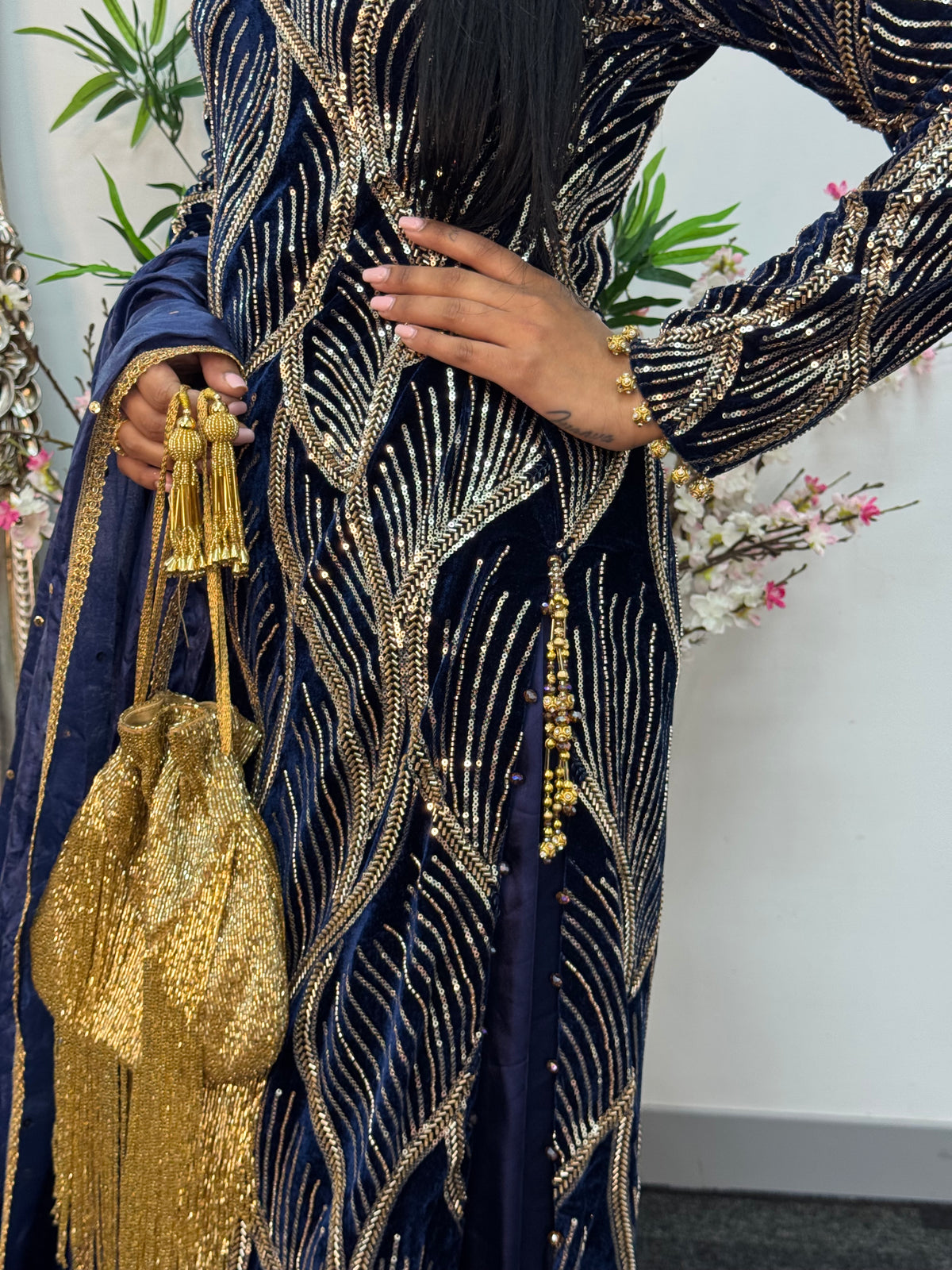 Pia - Cutdana Velvet- Navy