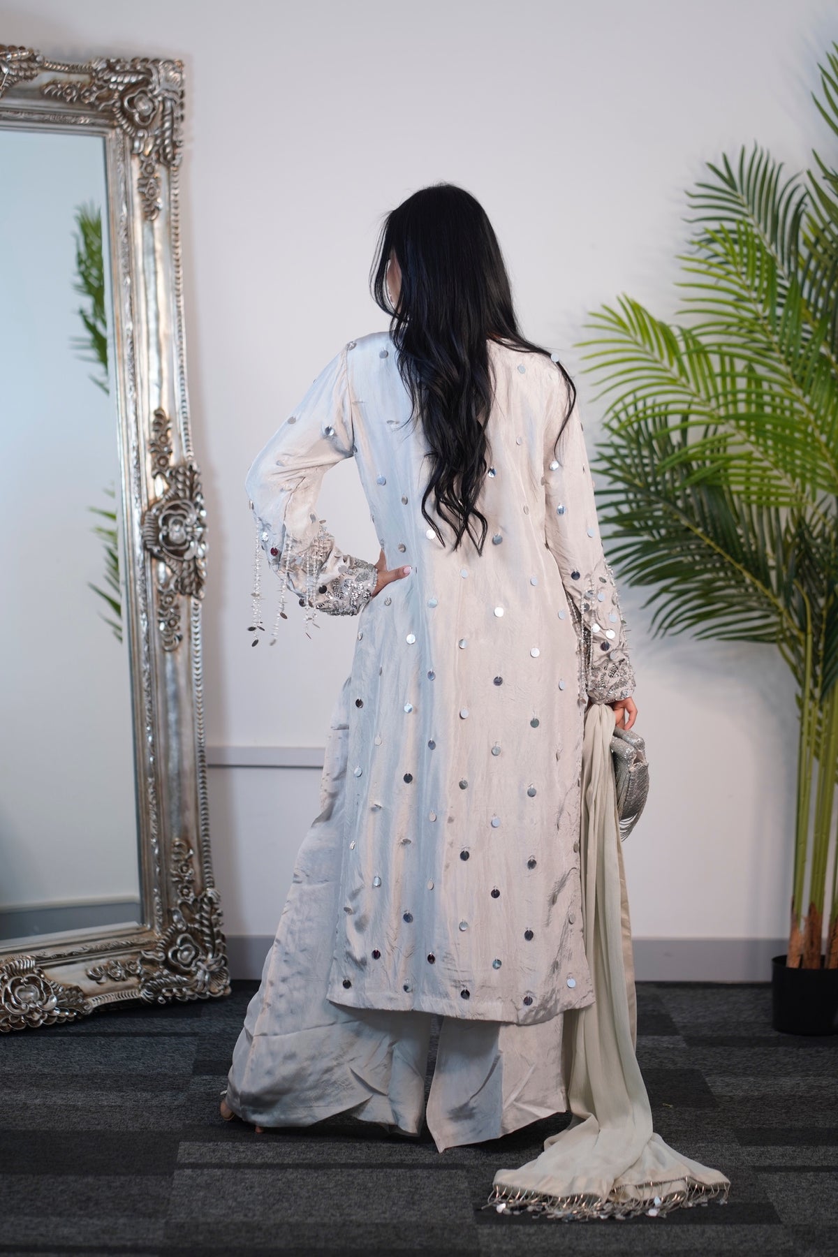 Afshan - silver gray