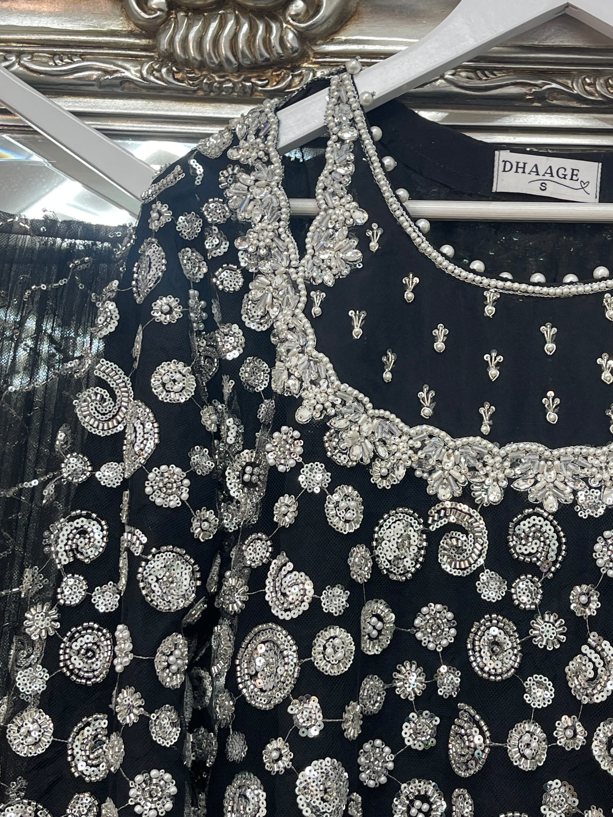 Baali - cutdana - Black Bali -