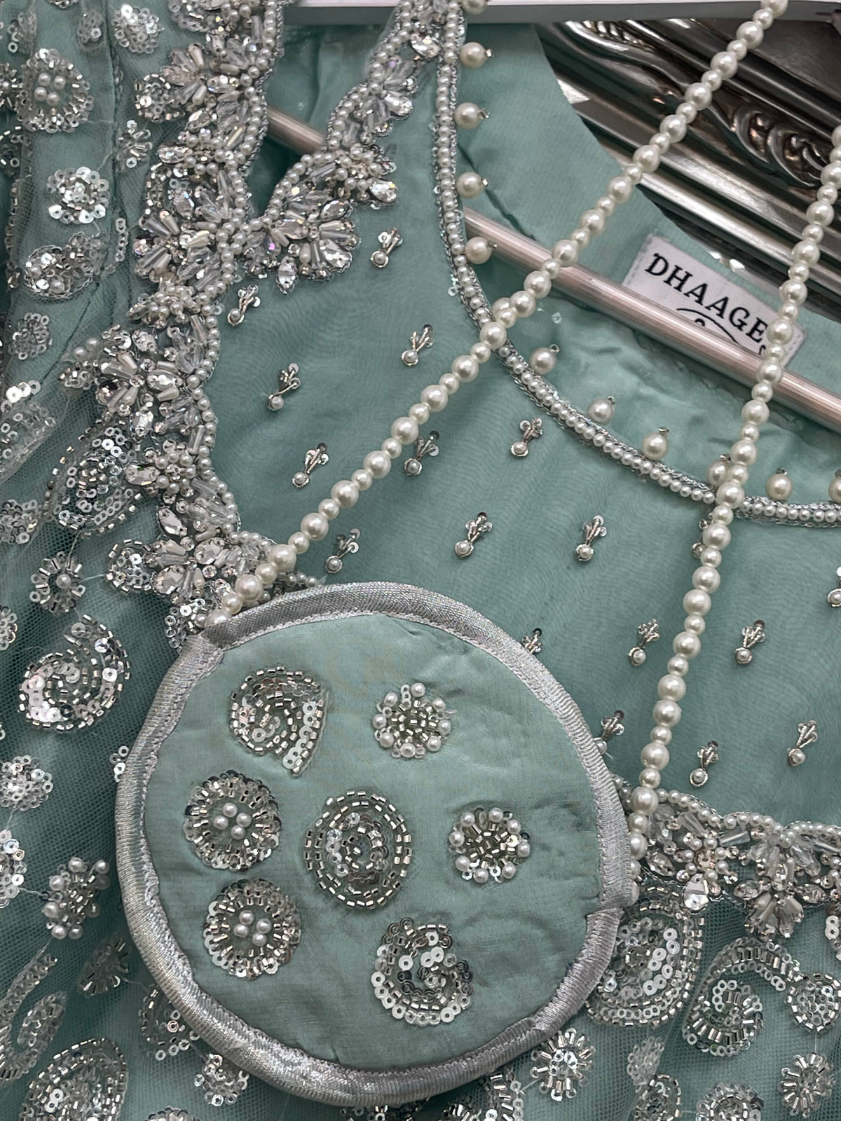 Baali - cutdana - Mint Bali -