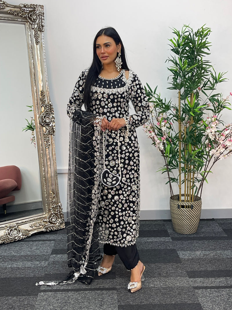 Baali - cutdana - Black Bali -