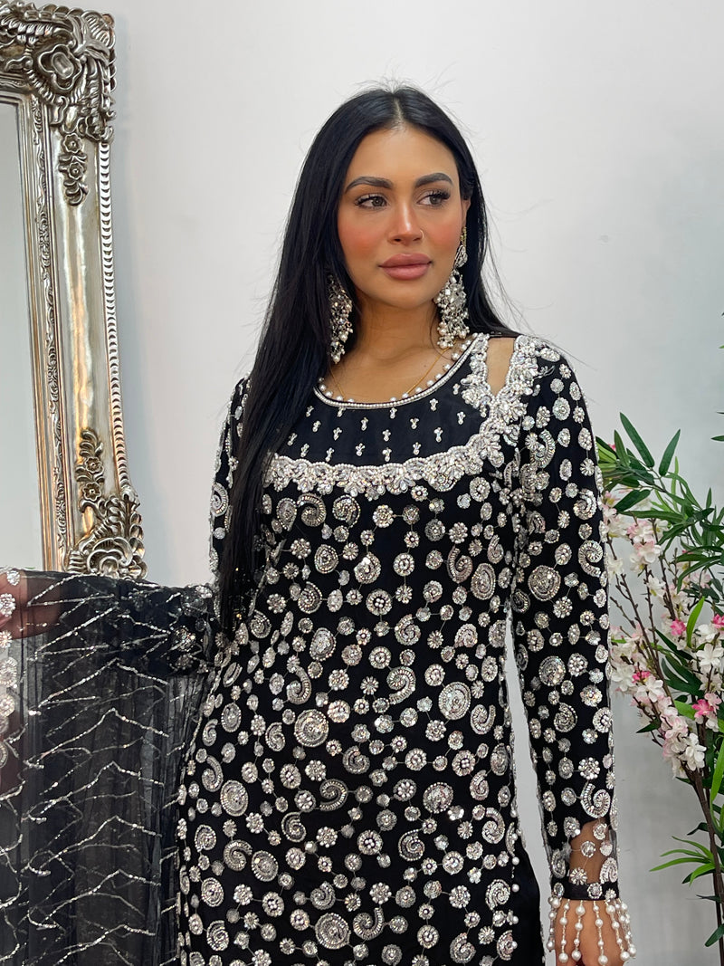 Baali - cutdana - Black Bali -