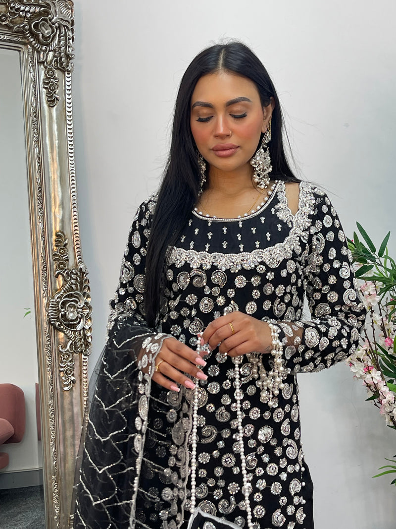 Baali - cutdana - Black Bali -