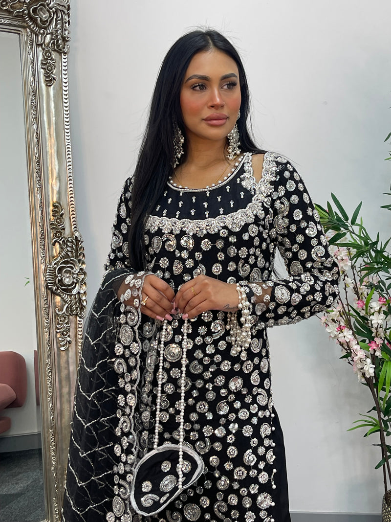 Baali - cutdana - Black Bali -