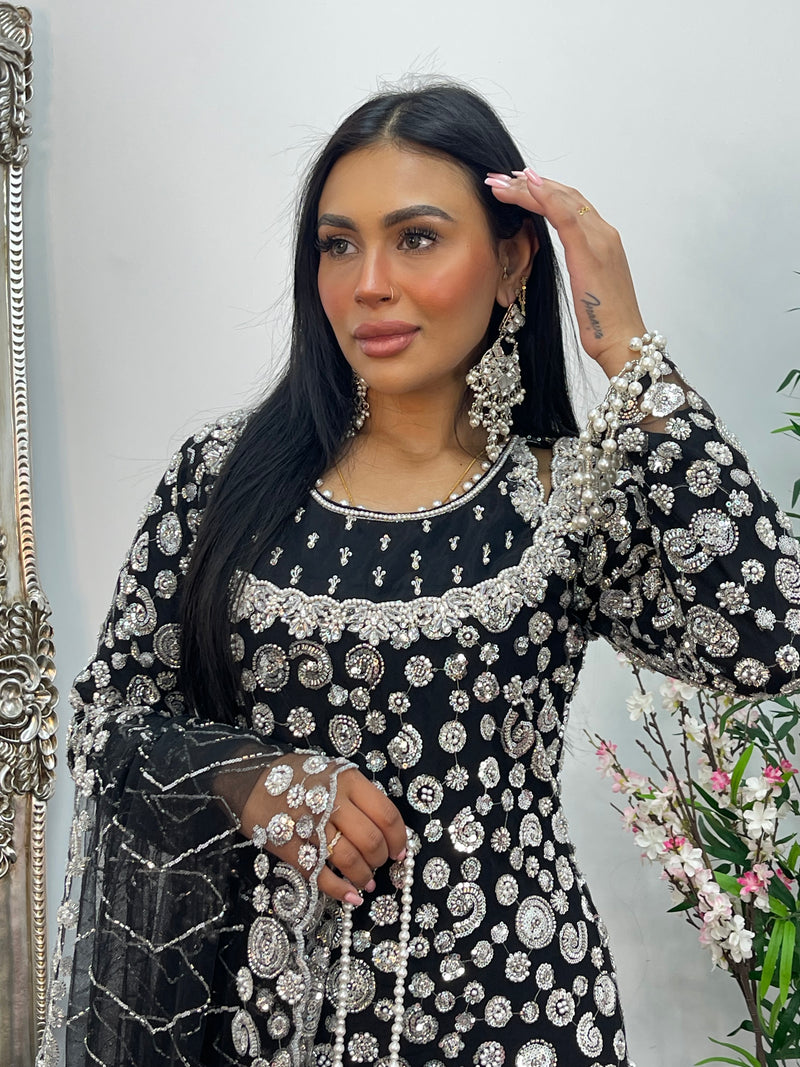 Baali - cutdana - Black Bali -