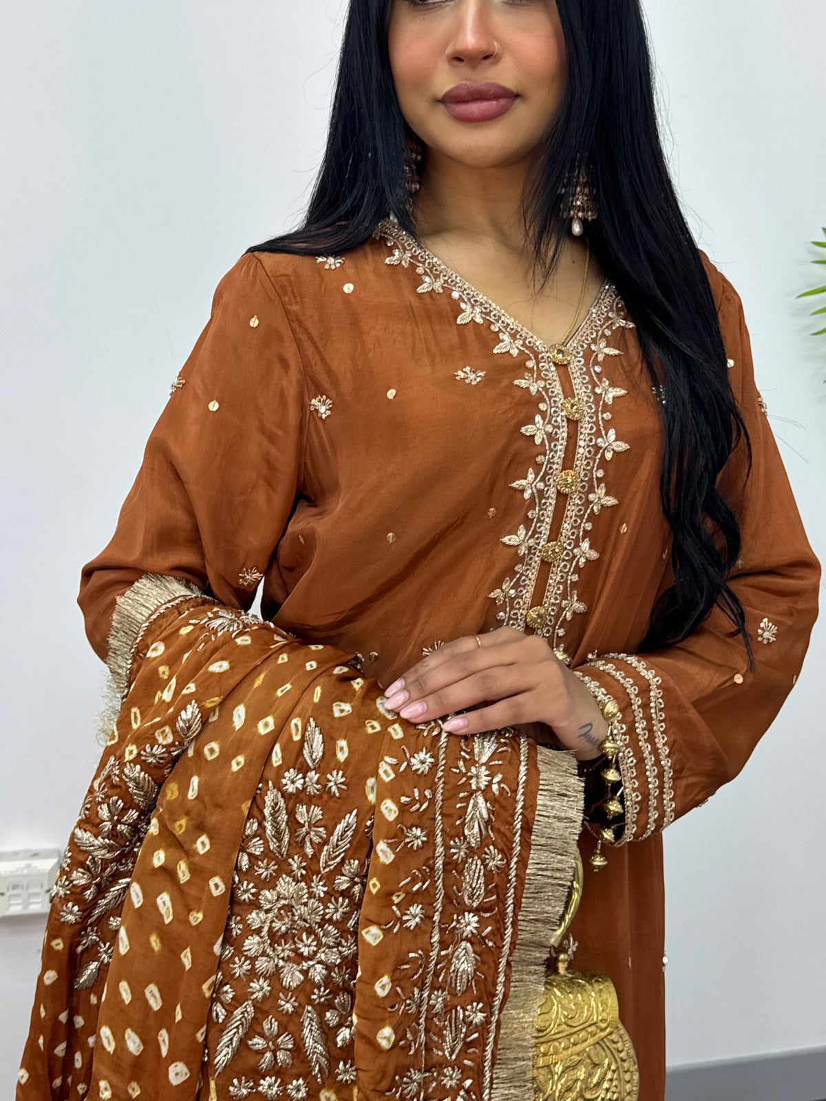 Gota Pati - Brown