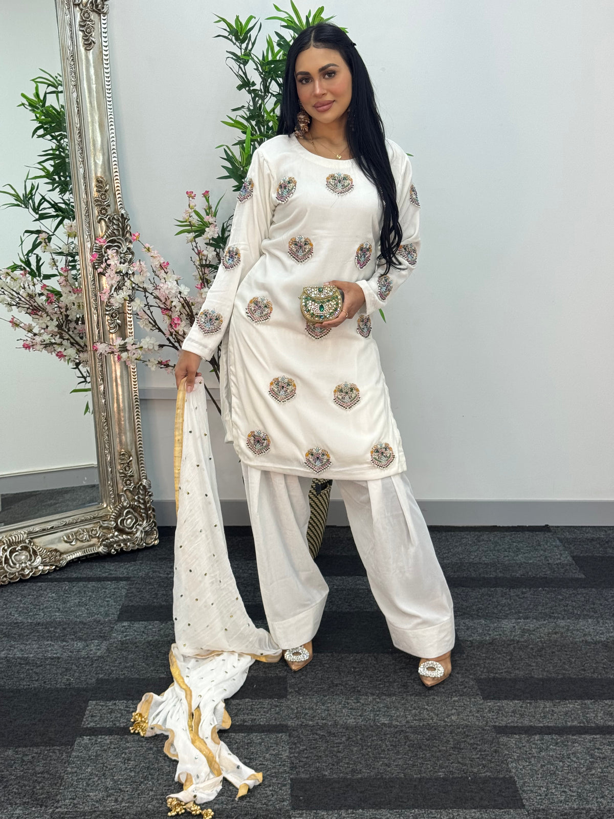 (Preorder Now) Meena Kaari - White