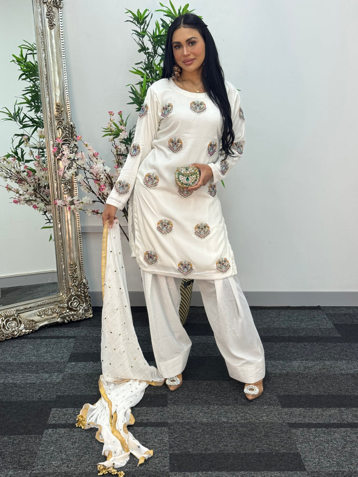 (Preorder Now) Meena Kaari - White