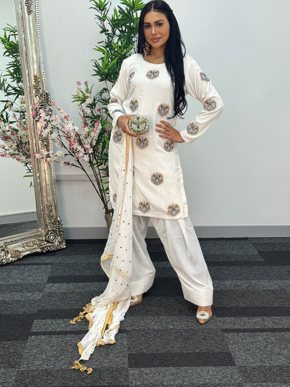 (Preorder Now) Meena Kaari - White