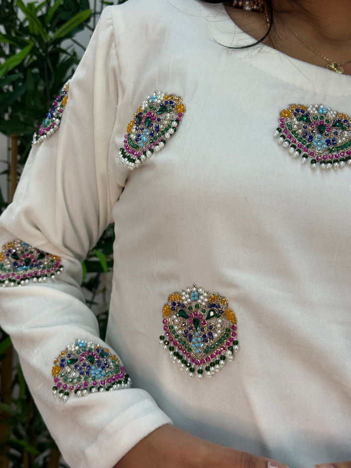 (Preorder Now) Meena Kaari - White