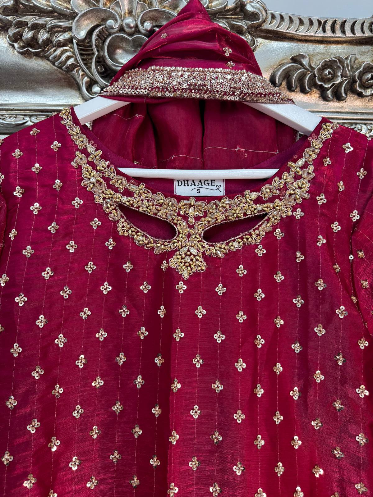Parwana - maroon / Red