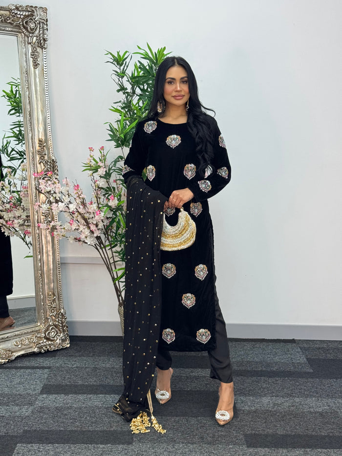 (Preorder ) Meena Kaari - Black