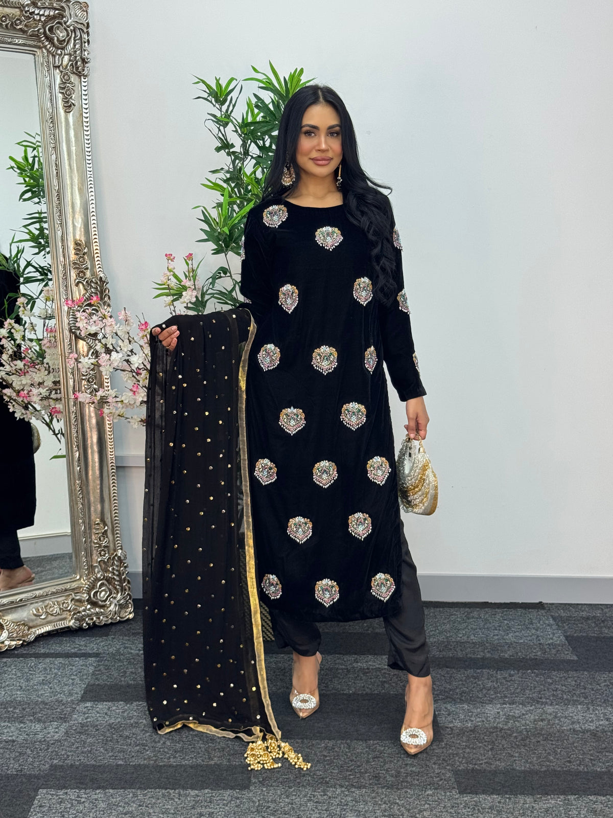 (Preorder ) Meena Kaari - Black