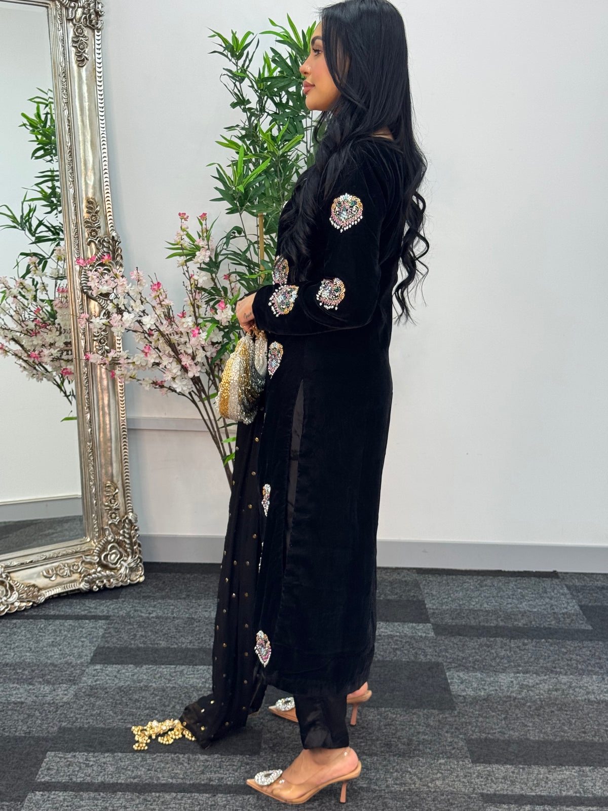 (Preorder ) Meena Kaari - Black