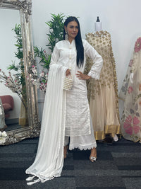 casual women's outfit Paper Lawn | Chikankaari - white