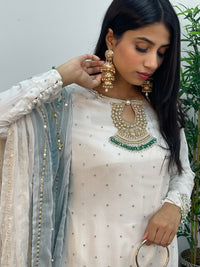 Laila- White - T