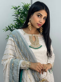 Laila- White - T