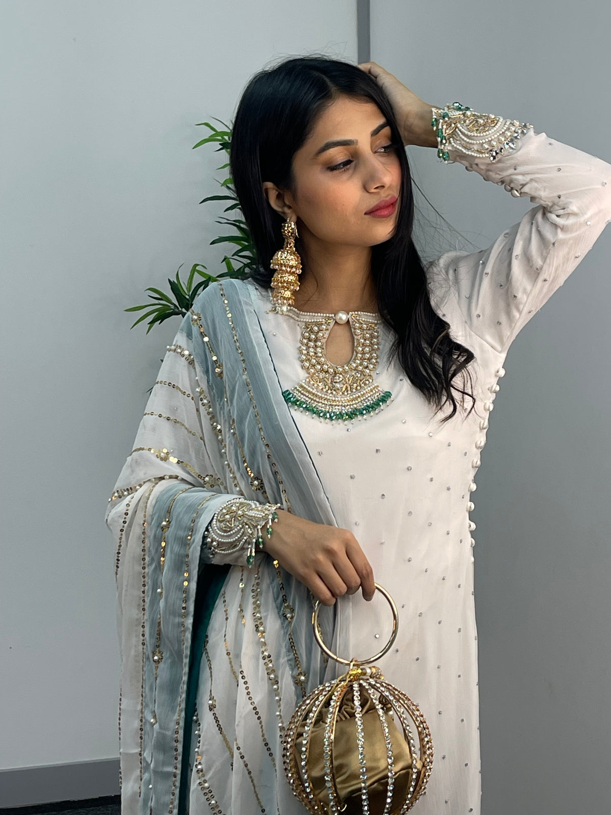 Laila- White - T