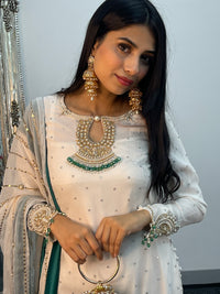 Laila- White - T