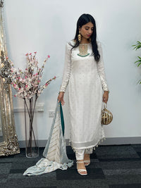 Laila- White - T