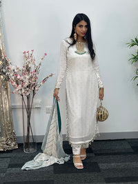 Laila- White - T