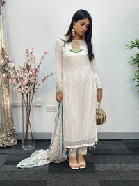 Laila- White - T