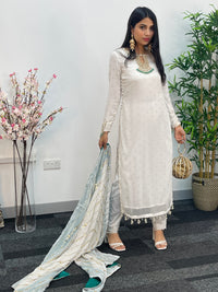 Laila- White - T