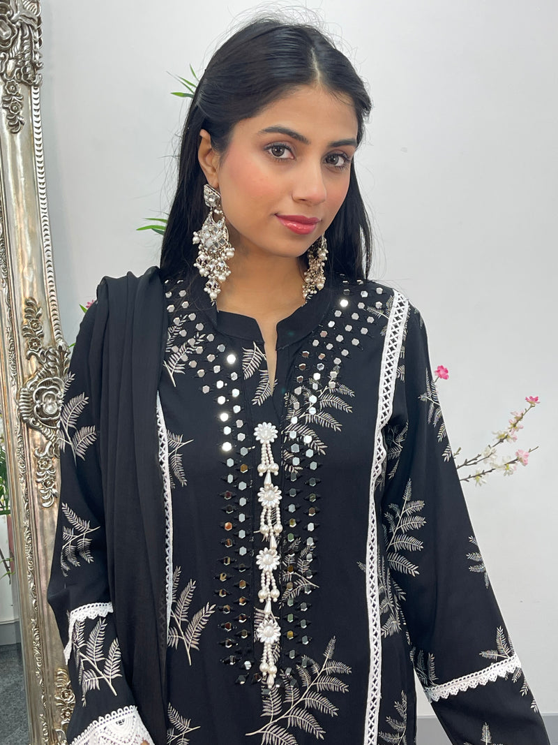 Nisha Black Linen - D