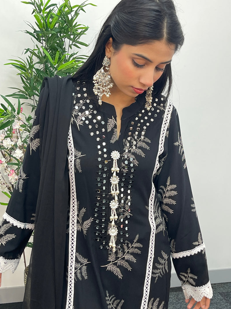 Nisha Black Linen - D