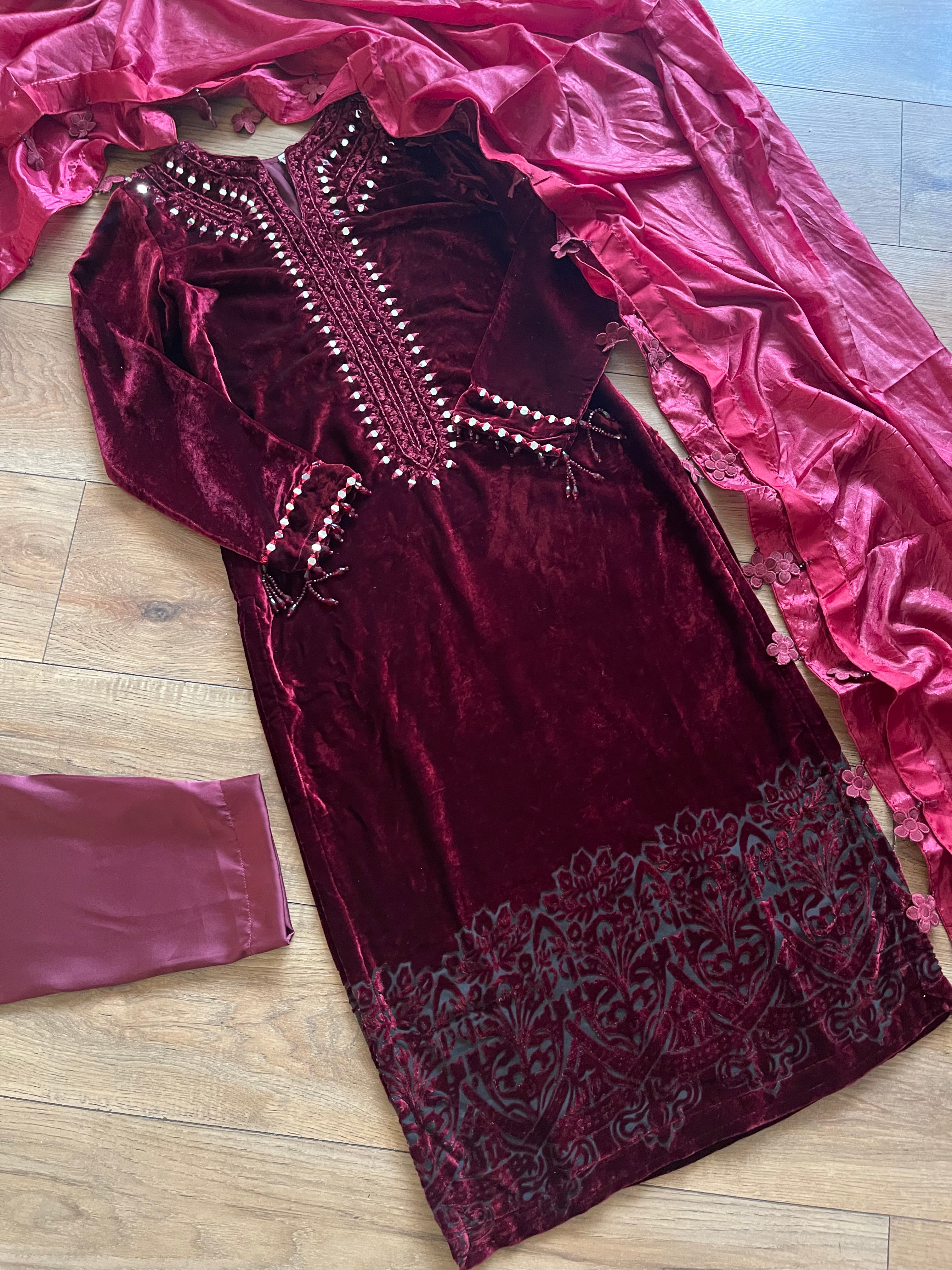 “Wine B” Sheesha X Velvet Maroon Plachi Daman with silk dupatta winter - Rang de Boutique