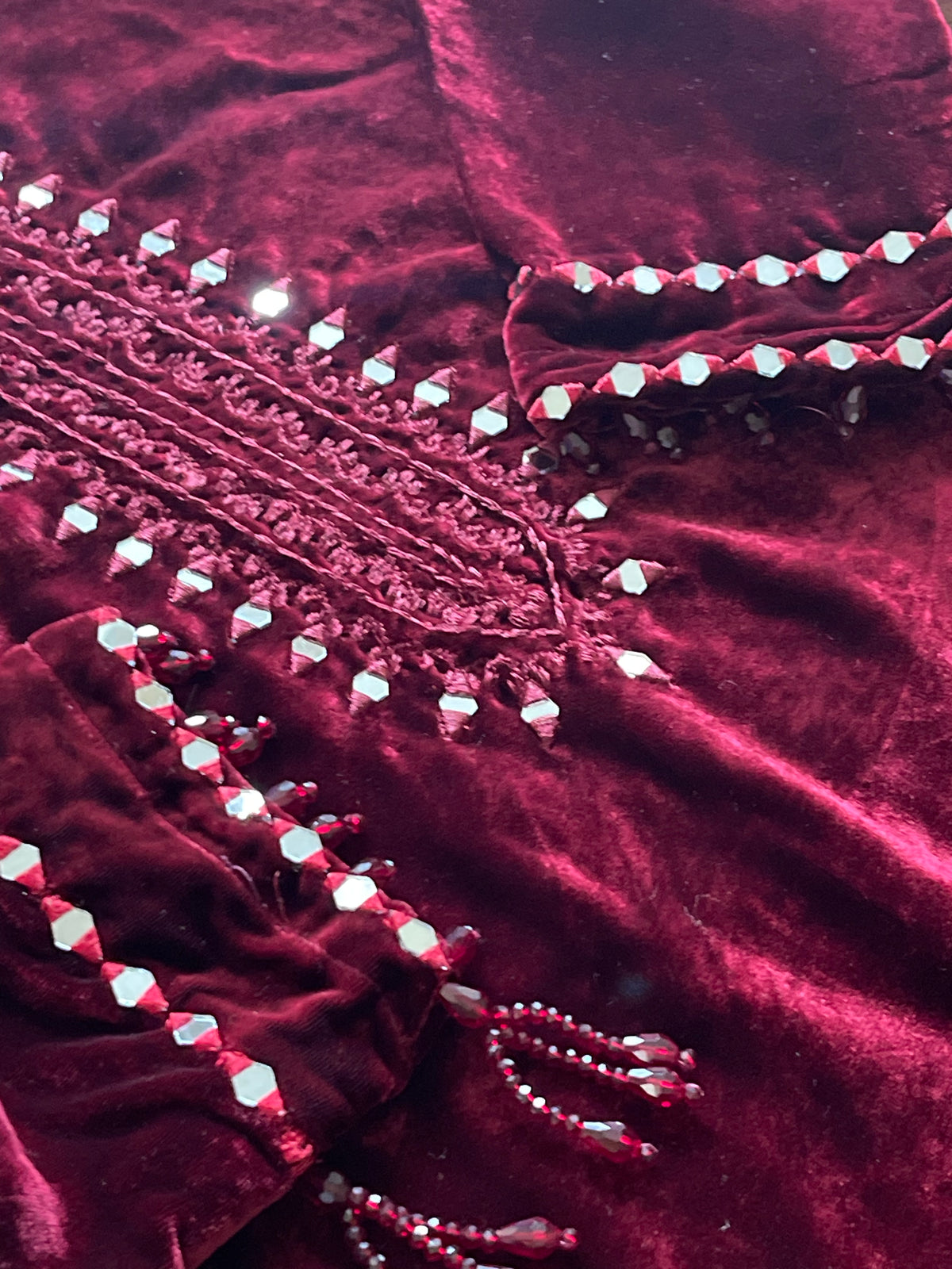 “Wine B” Sheesha X Velvet Maroon Plachi Daman with silk dupatta winter - Rang de Boutique