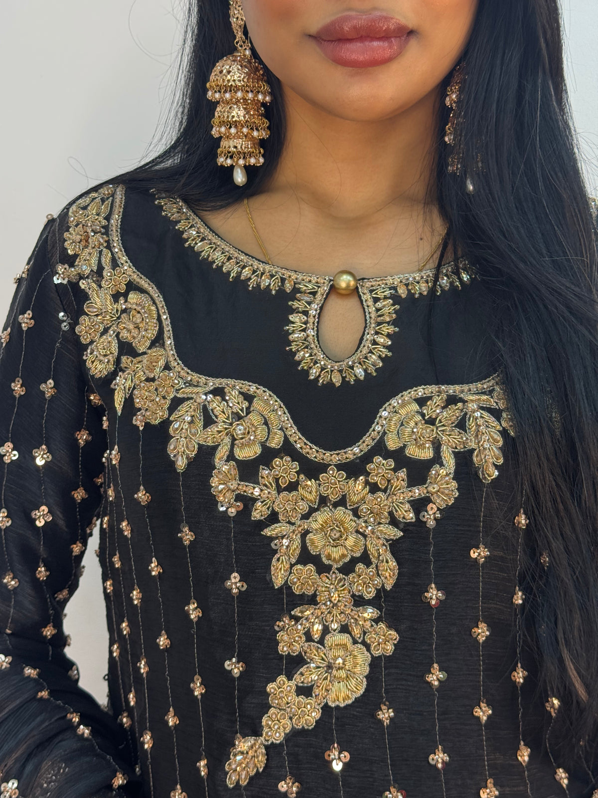Parwana - Black- Cutdana