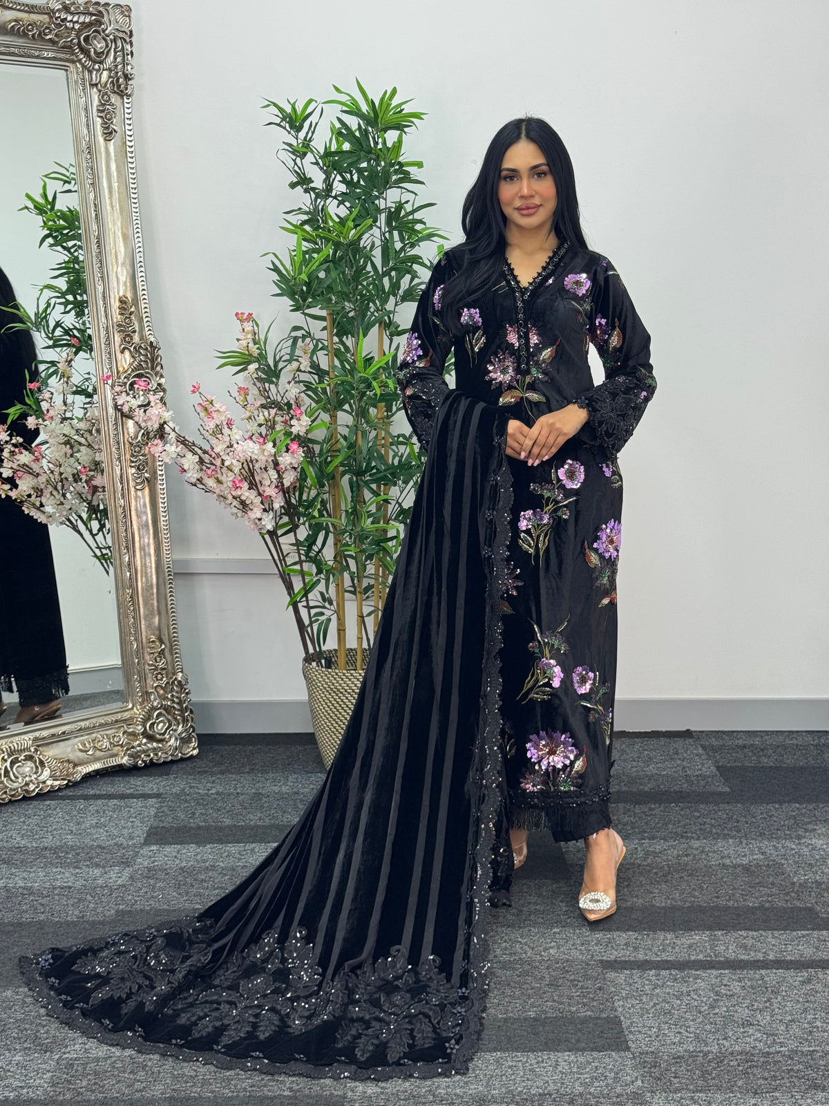 Maria B Luxury Velvet - Black - D6