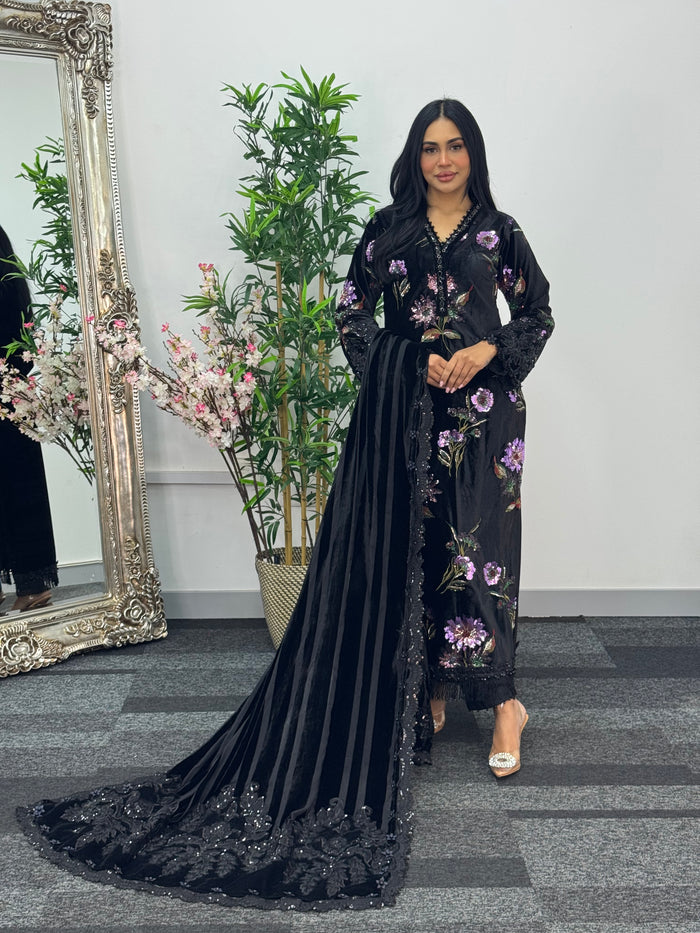 Maria B Luxury Velvet - Black - D6