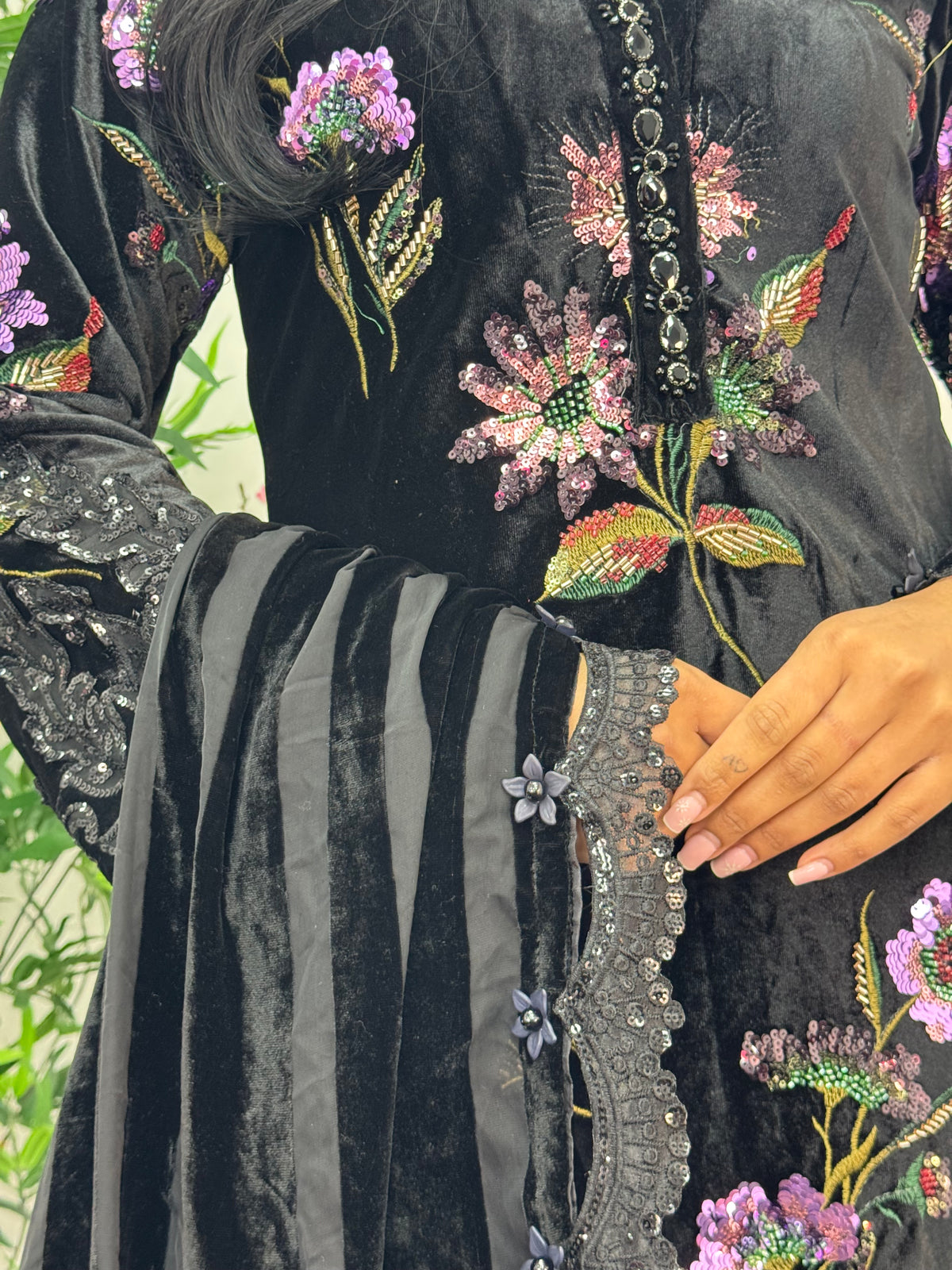 Maria B Luxury Velvet - Black - D6