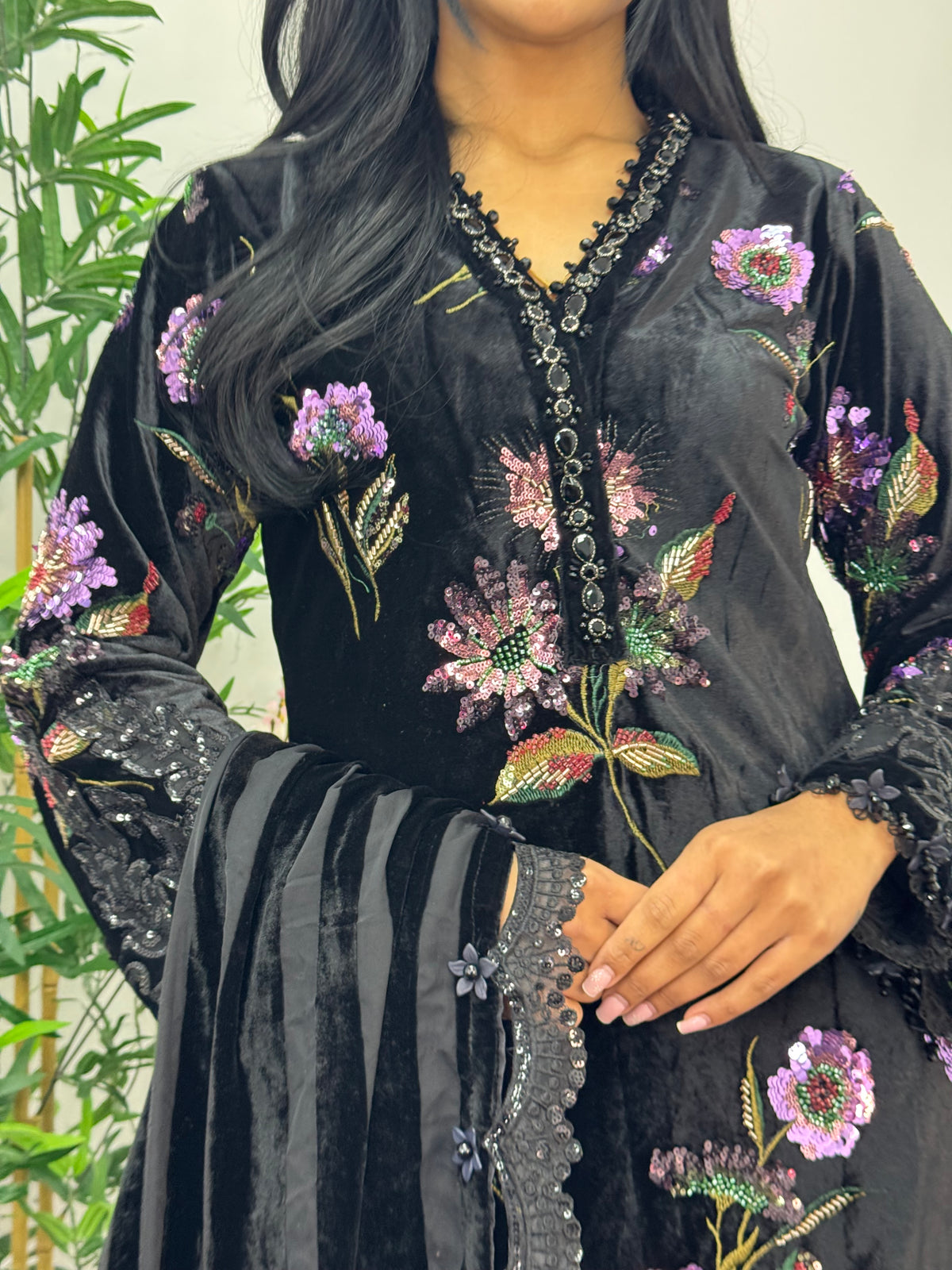 Maria B Luxury Velvet - Black - D6