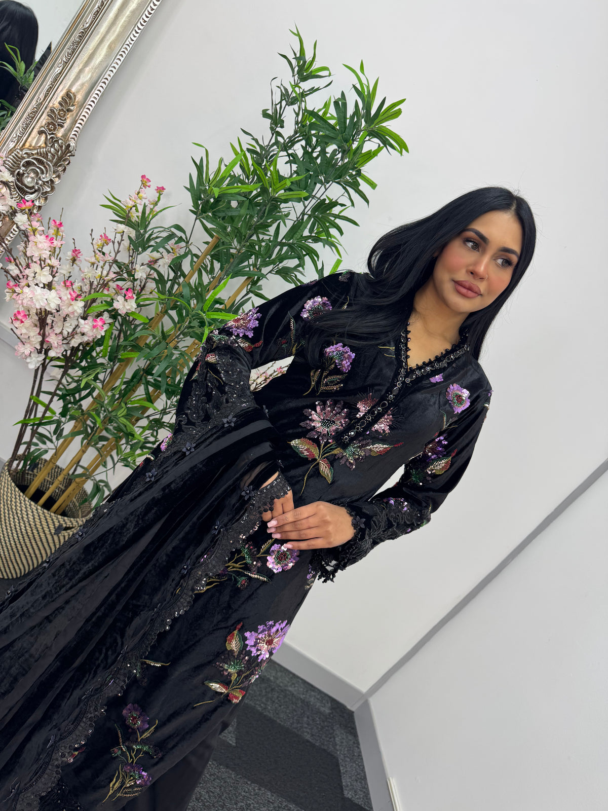 Maria B Luxury Velvet - Black - D6