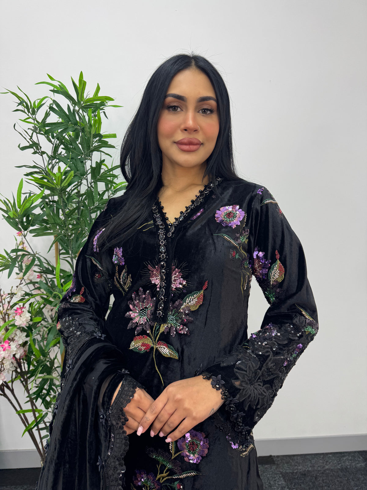 Maria B Luxury Velvet - Black - D6