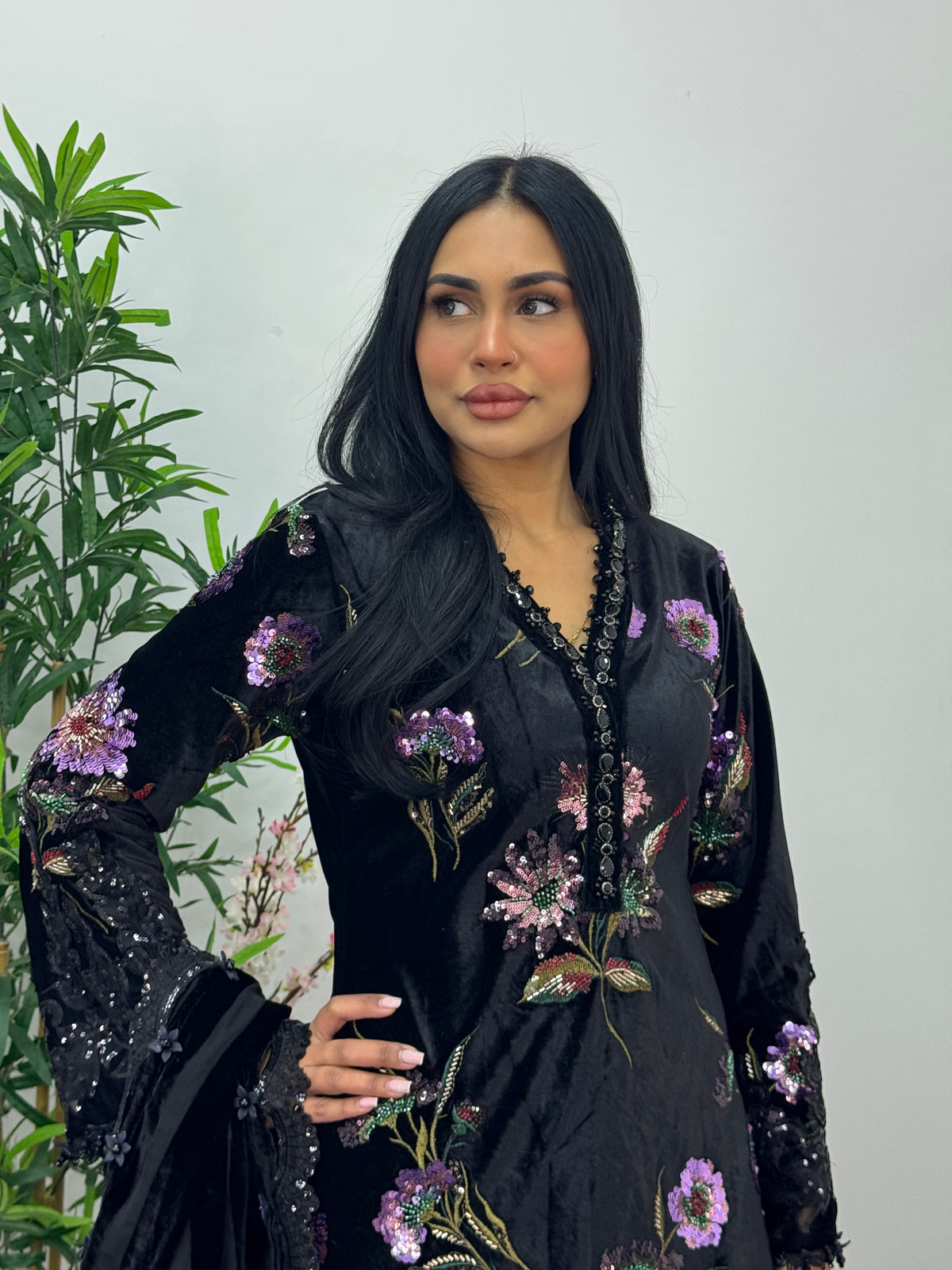 Maria B Luxury Velvet - Black - D6