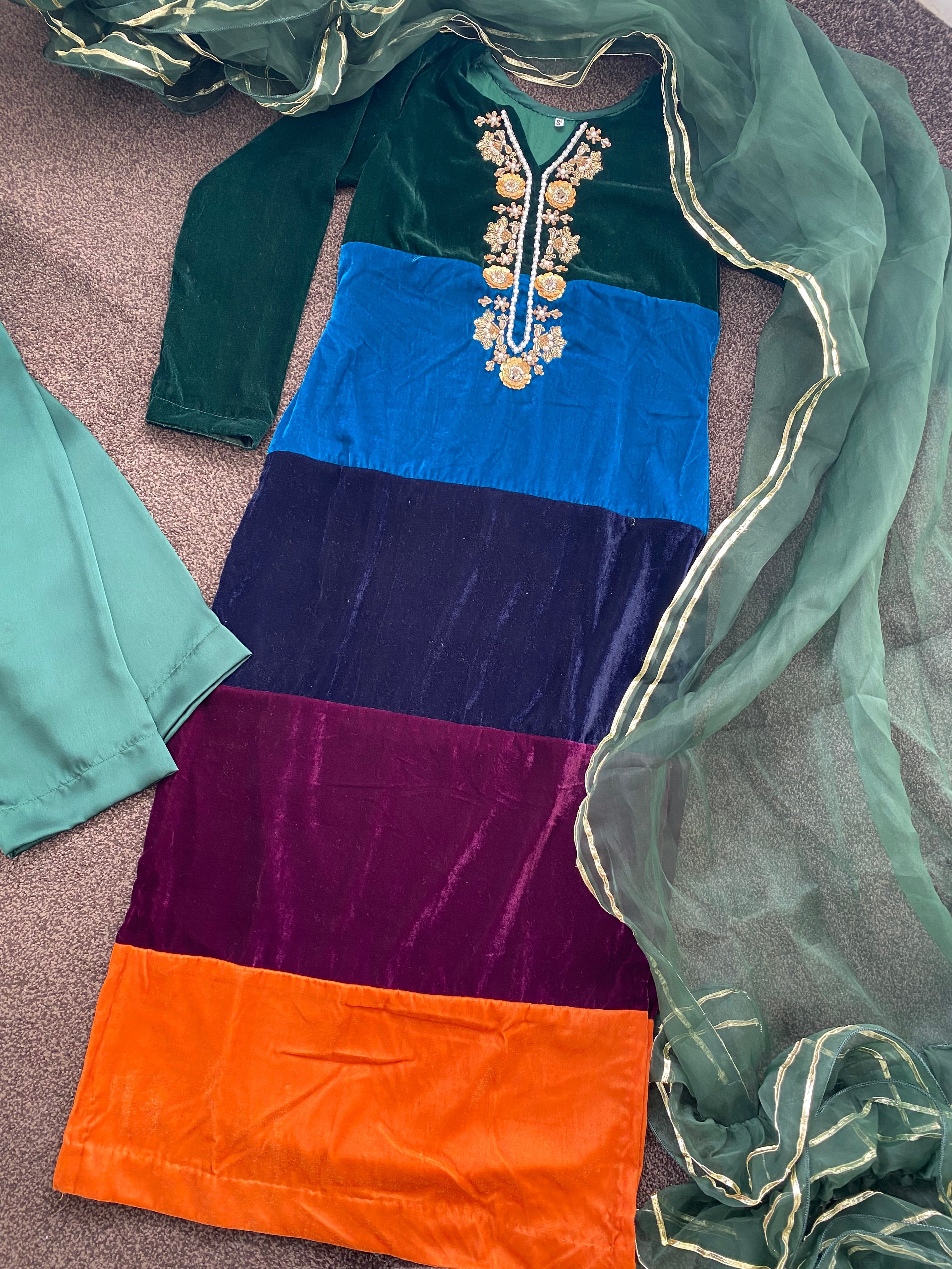 Saat Rang Luxury Velvet Party wear - Rang de Boutique